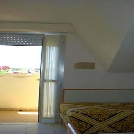 Adele Otel