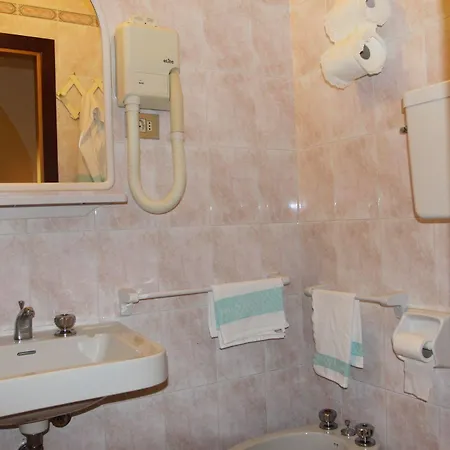 Adele Hotel
