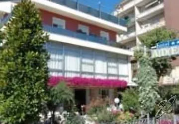 Adele Hotel 3*
